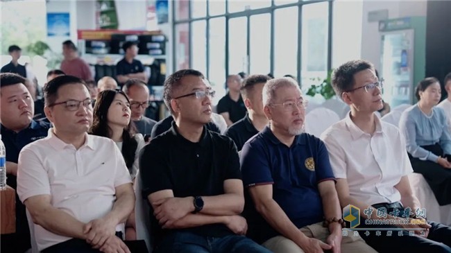 卡友福山城煥新出發(fā)，構(gòu)筑商用車服務(wù)新生態(tài)！