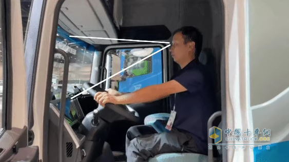 福田普羅科卡車低入口洗掃車耀目登場(chǎng)福田汽車2025年中商務(wù)會(huì)， 以科技重塑環(huán)衛(wèi)新標(biāo)桿