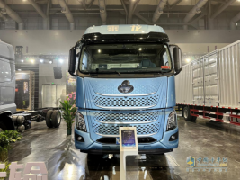 乘龍H7 Pro 6×2冷藏車：單趟多拉800公斤
