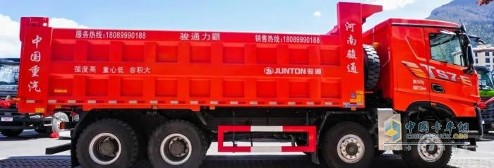 工程王者，煥新升級！中國重汽全新一代TS7自卸車閃耀西藏之巔
