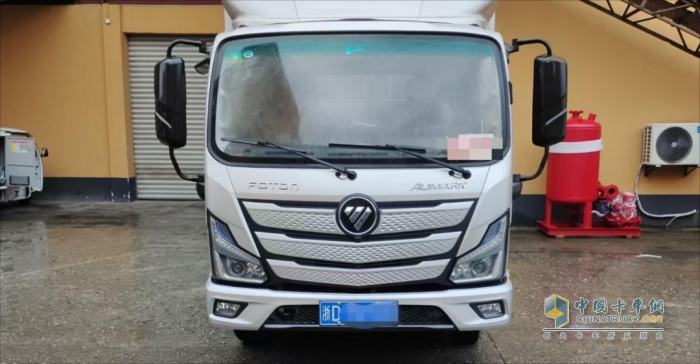 卡友張師傅: 歐馬可輕卡每公里幫我省3毛，這車(chē)選對(duì)了！
