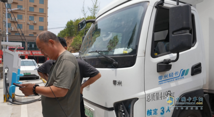 冰河凍氣，極速領(lǐng)鮮：溫向東與零米輕卡冰河冷藏車的突圍路