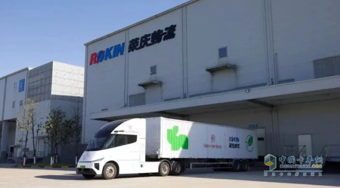 葦渡Windrose純電重卡助力榮慶物流，為人頭馬提供京滬、滬粵、滬蓉干線純電運(yùn)輸