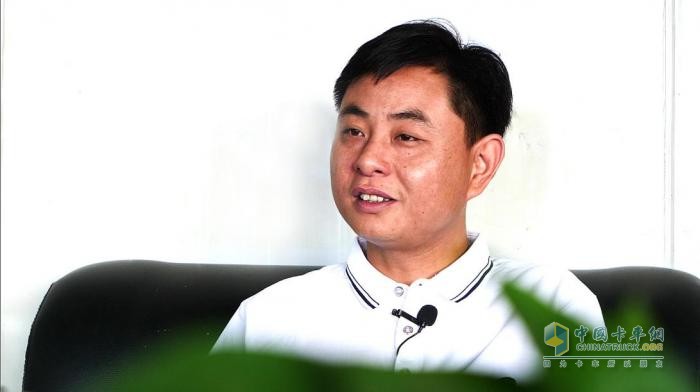 “復購者”王飛：想掙錢，買奔馳