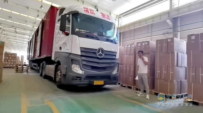 “復購者”王飛：想掙錢，買奔馳