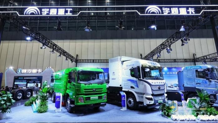 宇通重工亮相鄭州國際新能源汽車博覽會