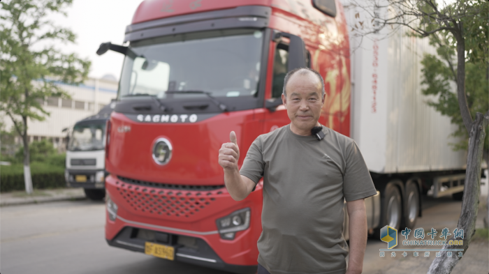 陜汽延安重卡S700為王師傅的每一趟運(yùn)輸保駕護(hù)航