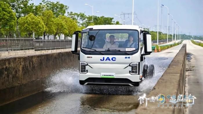 “追光者”江淮商用車，如何錨定“價值共同體”新坐標？