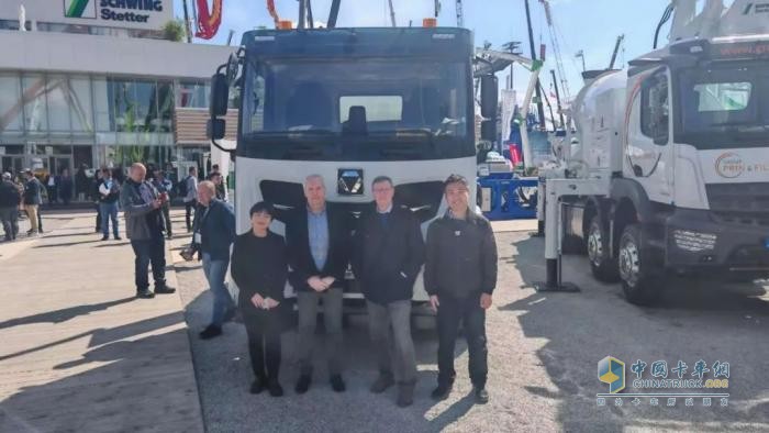 綠色“砼”行！徐工新能源攪拌車亮相德國寶馬展Bauma 2025