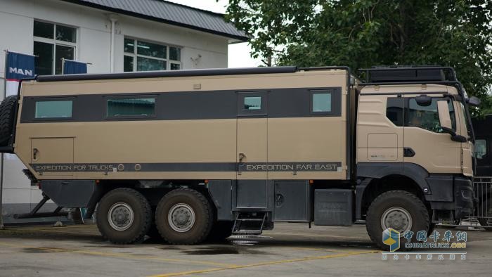 駝鈴換引擎 曼恩房車(chē)護(hù)航穿越古絲路