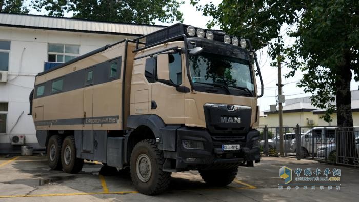 駝鈴換引擎 曼恩房車(chē)護(hù)航穿越古絲路