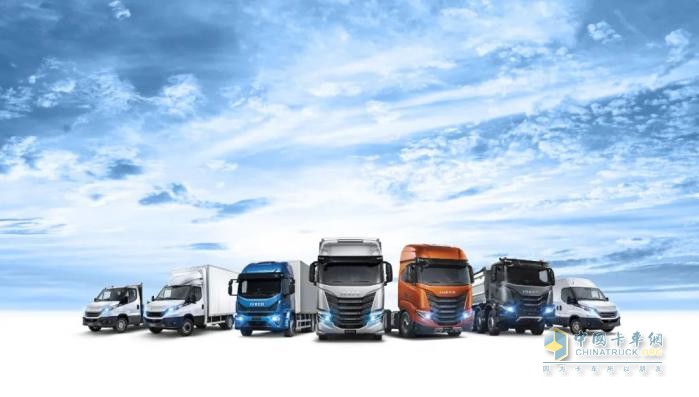 2024！與進(jìn)口依維柯房車(chē)縱橫歐亞大陸，我們?cè)俪霭l(fā)！
