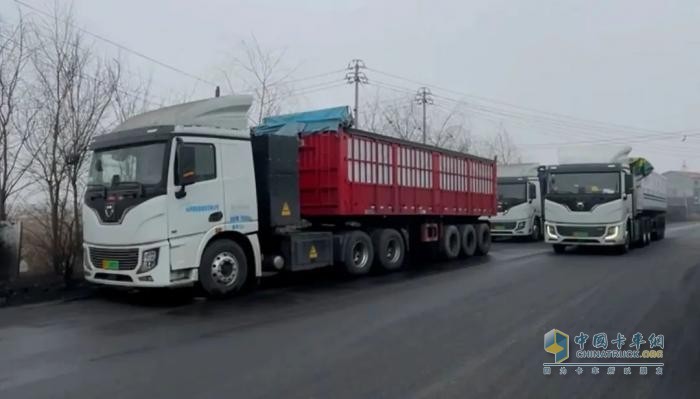 煤海逐綠！徐工新能源牽引車書寫煤炭運(yùn)輸綠色答卷