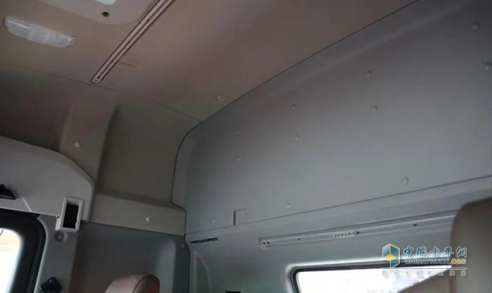 400公里續(xù)航25分鐘完成補(bǔ)能，江淮跨越X5純電牽引車來襲，實(shí)拍帶你看配置如何