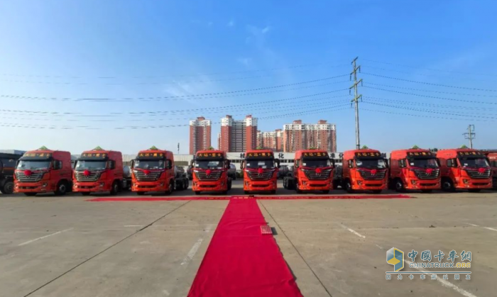 攜手共贏 并肩前行 大運重卡河南大客戶 首批10臺交車儀式圓滿成功！