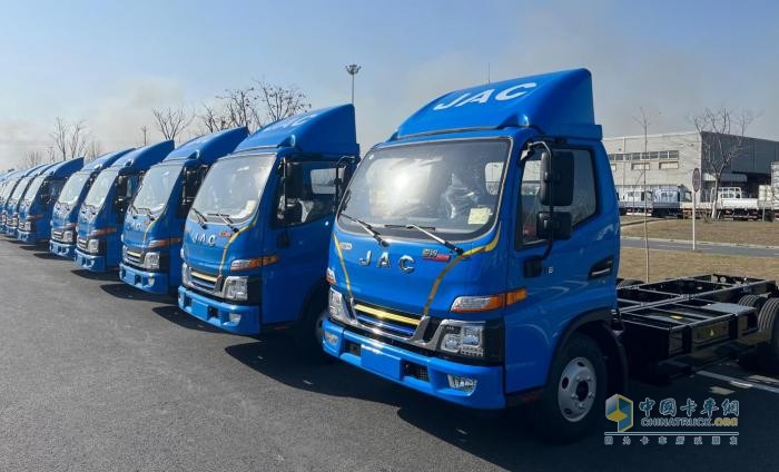 全國(guó)首個(gè)打造“換電1號(hào)”企業(yè)，江淮1卡構(gòu)筑新能源全新領(lǐng)先優(yōu)勢(shì)