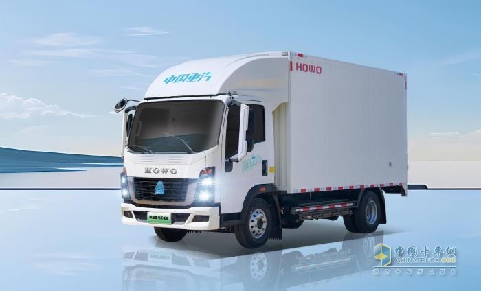 HOWO新能源冷藏車(chē)：讓每一口冷飲，從工廠到冰柜始終“冰爽十足”