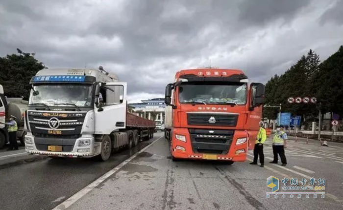 大理持續(xù)開展貨車超限超載整治行動