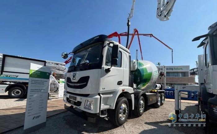 綠色“砼”行！徐工新能源攪拌車亮相德國寶馬展Bauma 2025