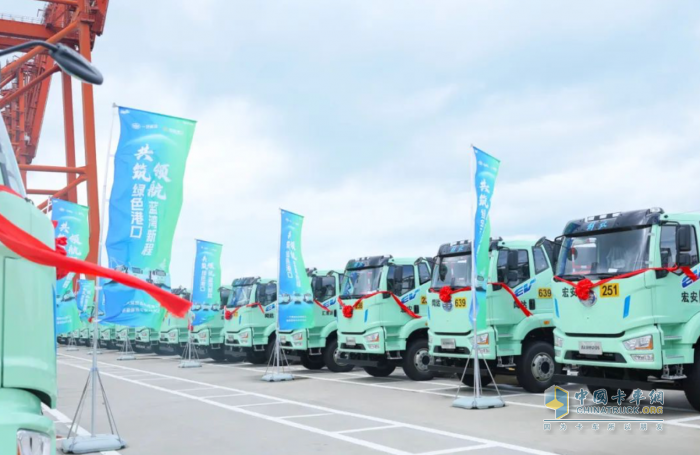 一汽解放與招商港口185臺新能源港口牽引車交付儀式隆重舉行