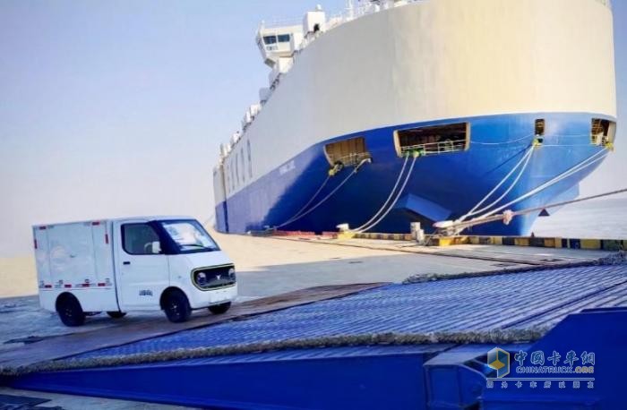 出海啟程！大力牛魔王汽車海外首單發(fā)運(yùn)