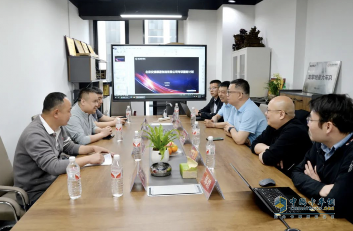 可靠+信賴 百輛東風(fēng)商用車(chē)龍擎燃?xì)鉅恳?chē)訂單首批在京交付
