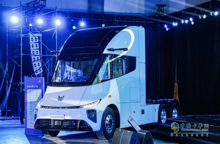 漢德車橋攜手葦渡科技打造的全新一代新能源重卡耀世來襲！
