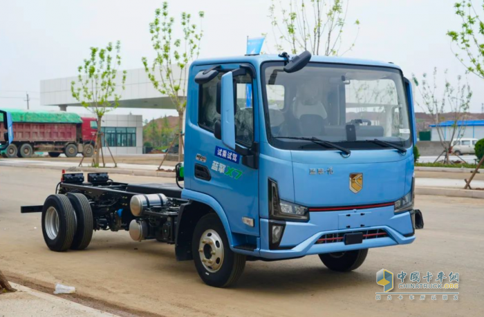 藍(lán)擎X7新一代輕卡搭載漢德電驅(qū)橋全球首發(fā)：50萬公里省出半臺車錢！
