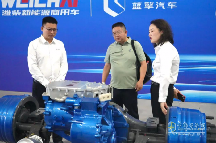 藍(lán)擎X7新一代輕卡搭載漢德電驅(qū)橋全球首發(fā)：50萬公里省出半臺車錢！