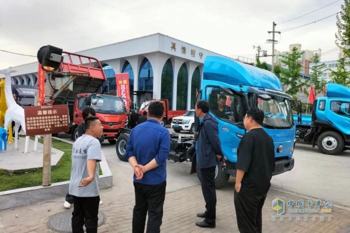 飛碟汽車燃油車4月推介會火爆全國 遍地開花！