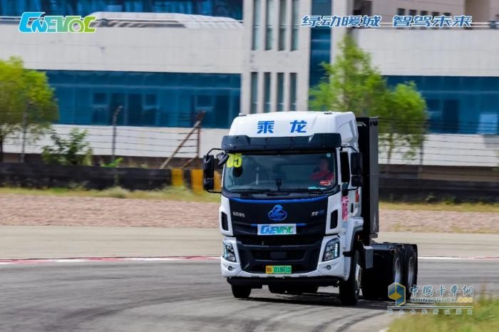 乘龍H5 400度充換電一體輕量化牽引車，出場即高光