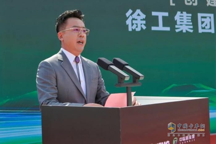 徐工：打造生態(tài)閉環(huán)！百臺“第一暢銷新能源重卡”再赴重慶