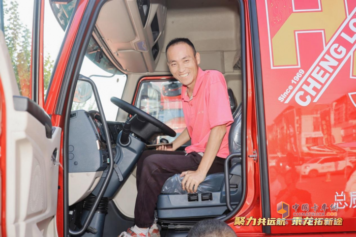 訂單51臺！乘龍之夜臨沂掀起物流裝備升級風暴
