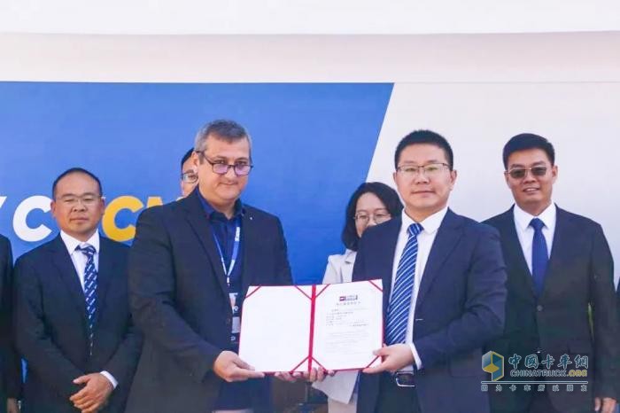 玉柴與徐工簽訂國(guó)際化戰(zhàn)略合作協(xié)議