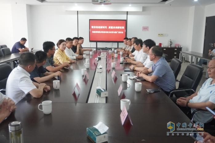 從首輛碳纖維輕量化貨廂交付看物流行業(yè)載具輕量化發(fā)展趨勢