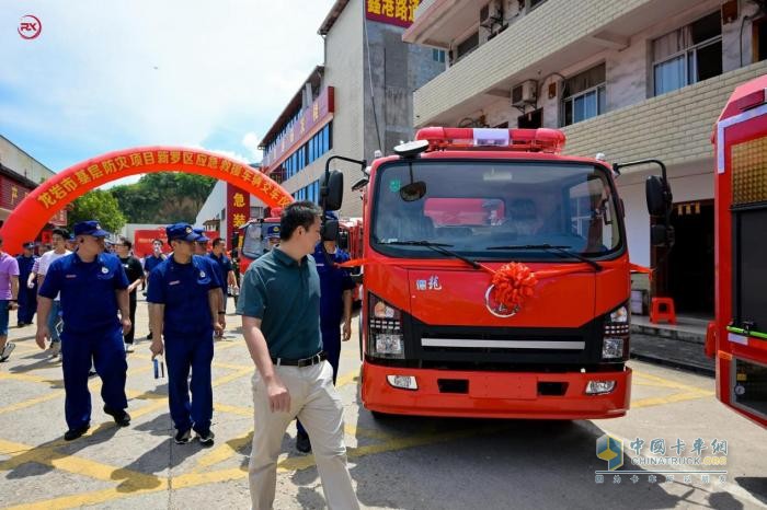 陜汽德龍輕卡批量交付龍巖市應(yīng)急局 強勁動力+高效傳動賦能救援效率