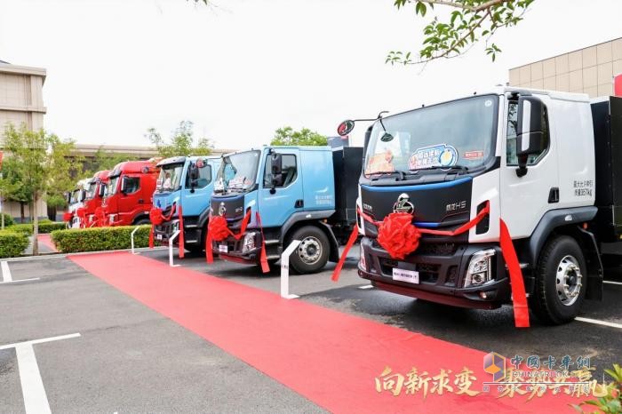 現(xiàn)場訂車93臺，東風(fēng)柳汽乘龍之夜燃動山西運城