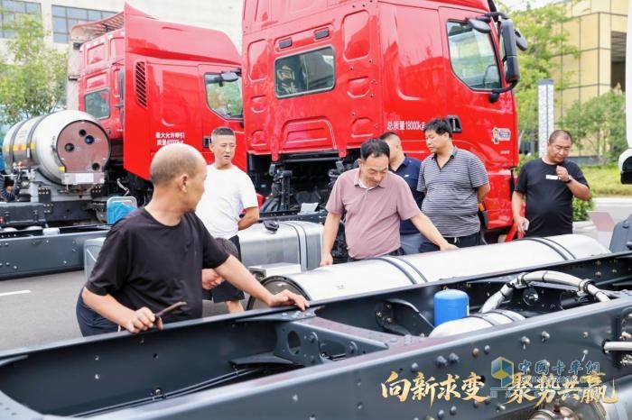 現(xiàn)場訂車93臺，東風(fēng)柳汽乘龍之夜燃動山西運城
