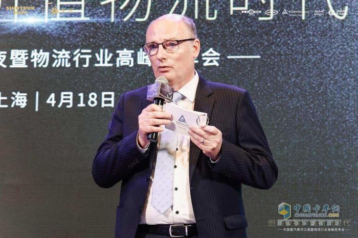 民族重卡新高度，中國(guó)重汽黃河X(jué)7獲四大機(jī)構(gòu)認(rèn)證世界超低風(fēng)阻