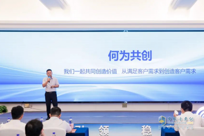 現(xiàn)場簽約超百臺！宇通重卡全系新品亮相南京