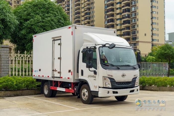 乘龍冷藏車，助力海鮮從碼頭到餐桌