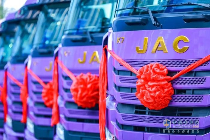喜報(bào)！江淮重卡榮獲2023快遞供應(yīng)商大獎(jiǎng)