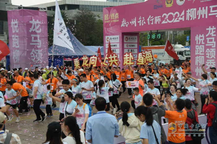 燃情柳馬賽道，東風柳汽乘龍“乘風跑團”集結(jié)開跑