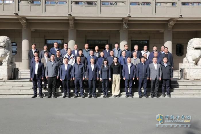 持續(xù)向陽(yáng)，2023年一汽解放風(fēng)景這邊獨(dú)好