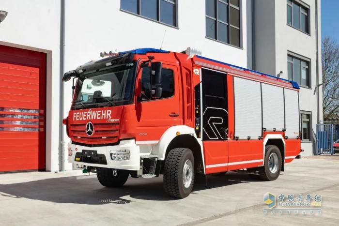 硬核救援：烏尼莫克TLF 3000 和Atego HLF 10即將亮相RETTmobil展