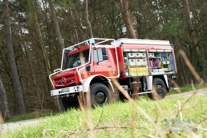 硬核救援：烏尼莫克TLF 3000 和Atego HLF 10即將亮相RETTmobil展