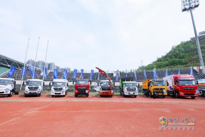 東風(fēng)商用車亮相2025專用車產(chǎn)業(yè)創(chuàng)新發(fā)展大會暨專用車科技展