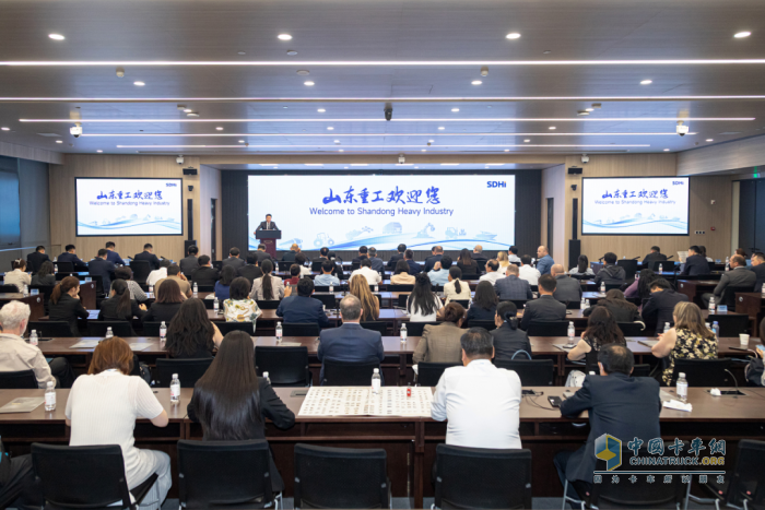 以高端裝備為媒，山東重工與47國友人共繪全球合作新藍(lán)圖