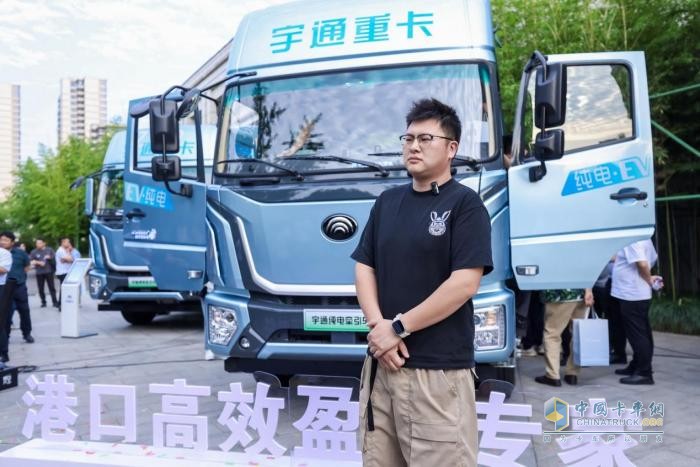在鋼鐵與鹽霧之間，宇通重卡T系列如何書寫新能源時(shí)代的人性答案？