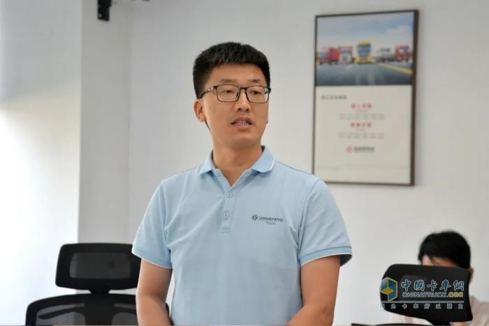 營(yíng)銷(xiāo)事業(yè)部舉行“東風(fēng)陽(yáng)光創(chuàng)新服務(wù)工作室”導(dǎo)師帶徒簽約儀式